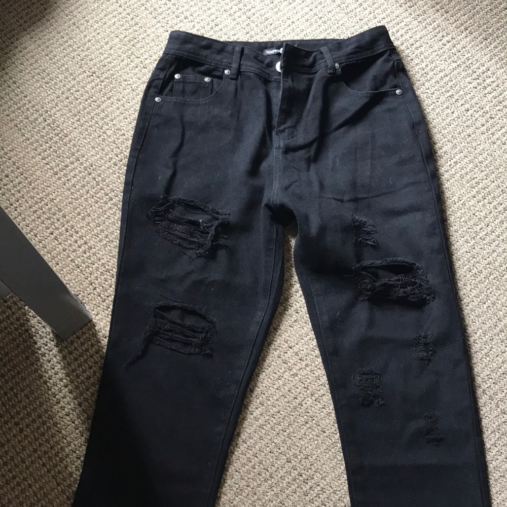 Cute black ripped jeans!